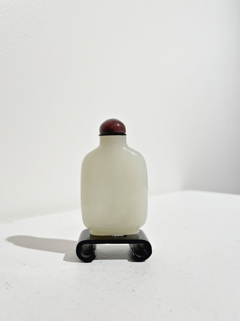 十八/十九世紀 白玉光素鼻煙壺 | A WHITE JADE SNUFF BOTTLE - 图8
