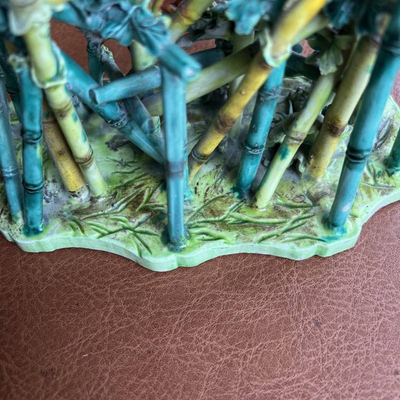 清 粉彩捏塑竹篱秋菊摆件 - 图18