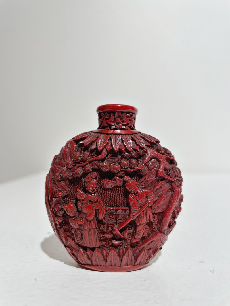 十九世紀 剔紅⌈掘地得金⌋鼻煙壺 | A CINNABAR LACQUER 'FIGURES' SNUFF BOTTLE - 图18