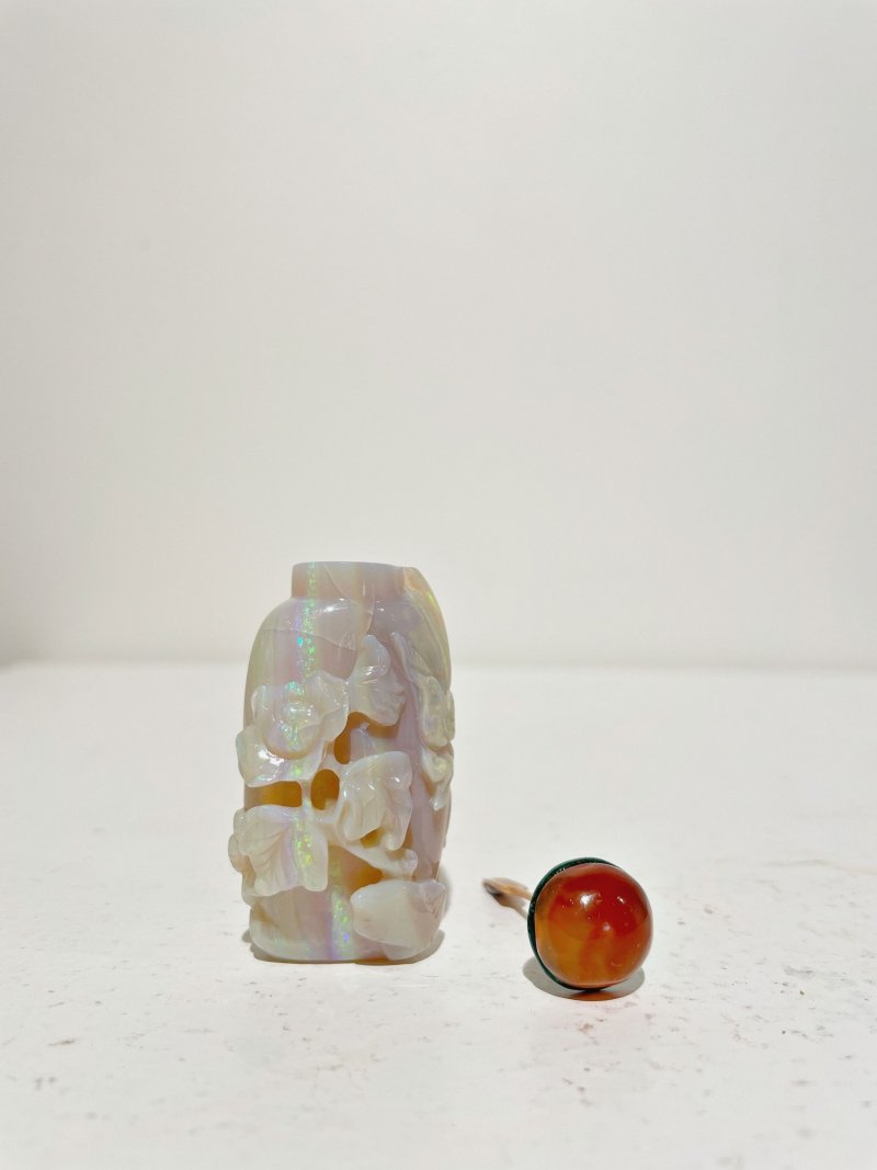 晚清至民國 螺鈿鉄拐李與鹿紋、花鳥紋鼻煙壺二件 | TWO MOTHER-OF-PEARL 'LONGEVITY' AND 'FLORAL' SNUFF BOTTLES - 图29