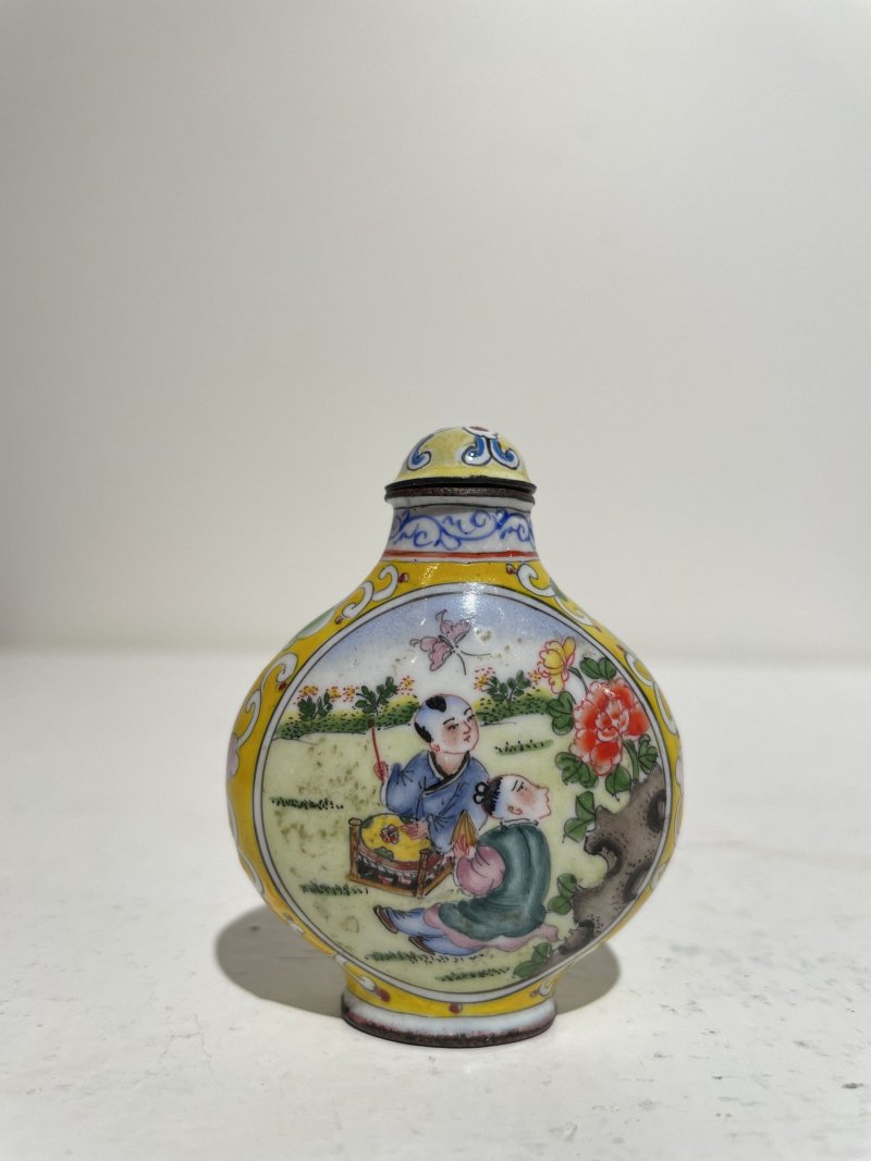 傳承： | TWO PAINTED ENAMEL, TWO CLOISONNÉ, AND A FAMILLE ROSE SNUFF BOTTLE - 图69
