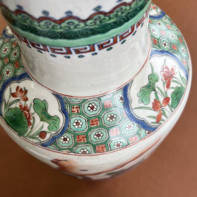 清康熙 斗彩刘海招财图棒槌瓶 - 图18