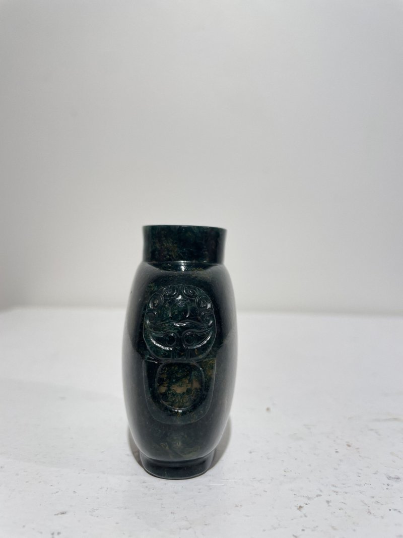 十九/二十世紀 羊肝瑪瑙耄耋紋、水藻瑪瑙鼻煙壺二件 | A JASPER 'CAT AND BUTTERFLY' AND A MOSS AGATE SNUFF BOTTLE - 图8