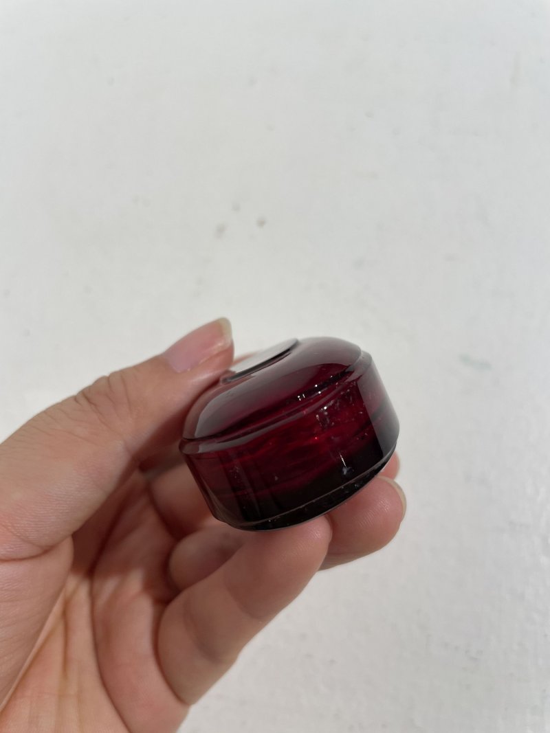 十八/十九世紀 寶石紅玻璃鼻煙壺 | A RUBY-RED GLASS SNUFF BOTTLE - 图2