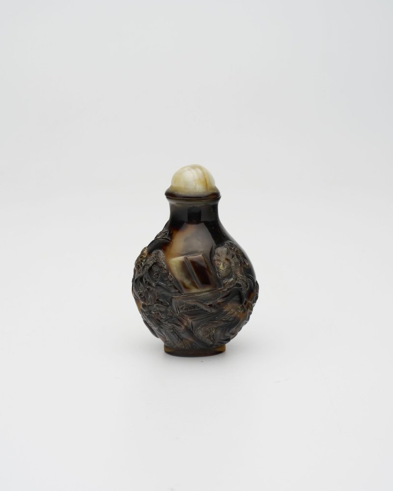 晚清 玳瑁西洋人物紋鼻煙壺 | A TORTOISESHELL 'EUROPEAN SUBJECTS' SNUFF BOTTLE - 图3