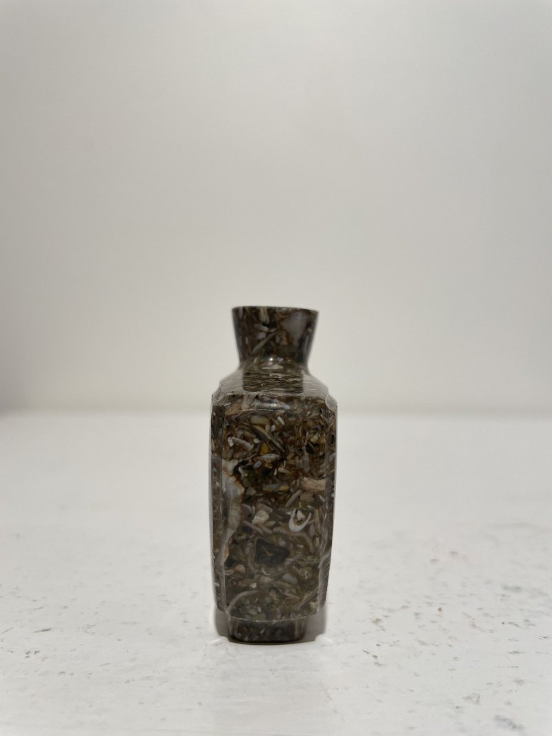 十九/二十世紀 抱子石、綠松石、水晶鼻煙壺三件 | A PUDDINGSTONE, A TURQUOISE, AND A ROCK CRYSTAL SNUFF BOTTLE - 图42