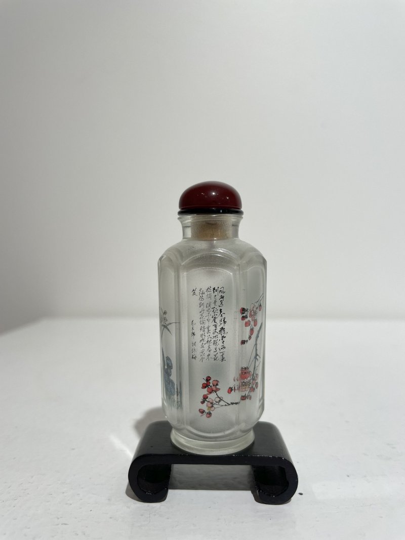 十九世紀七十年代 玻璃内畫⌈梅蘭竹•《詠梅》⌋鼻烟壺 | AN INSIDE PAINTED HEXAGONAL GLASS 'ORCHID AND BAMBOO' SNUFF BOTTLE - 图12