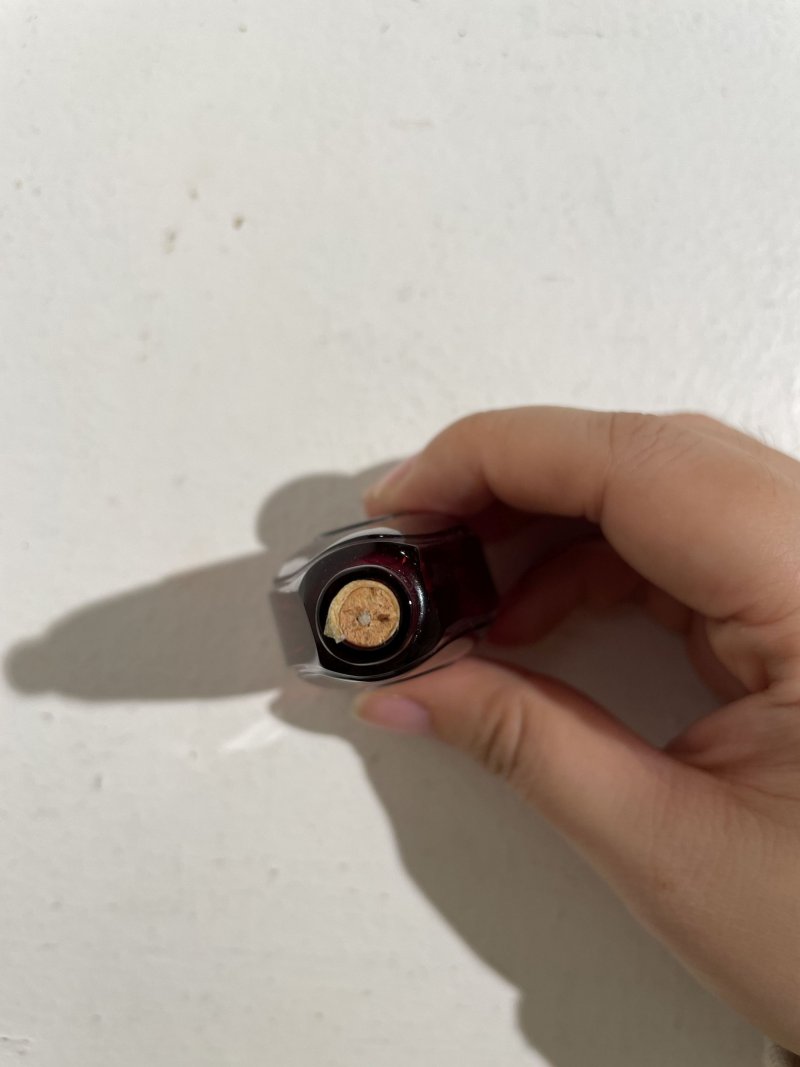 十八/十九世紀 寶石紅玻璃鼻煙壺 | A RUBY-RED GLASS SNUFF BOTTLE - 图3