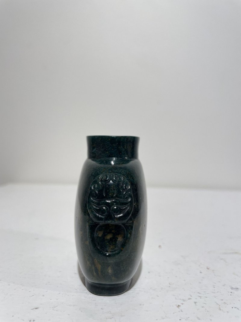 十九/二十世紀 羊肝瑪瑙耄耋紋、水藻瑪瑙鼻煙壺二件 | A JASPER 'CAT AND BUTTERFLY' AND A MOSS AGATE SNUFF BOTTLE - 图10