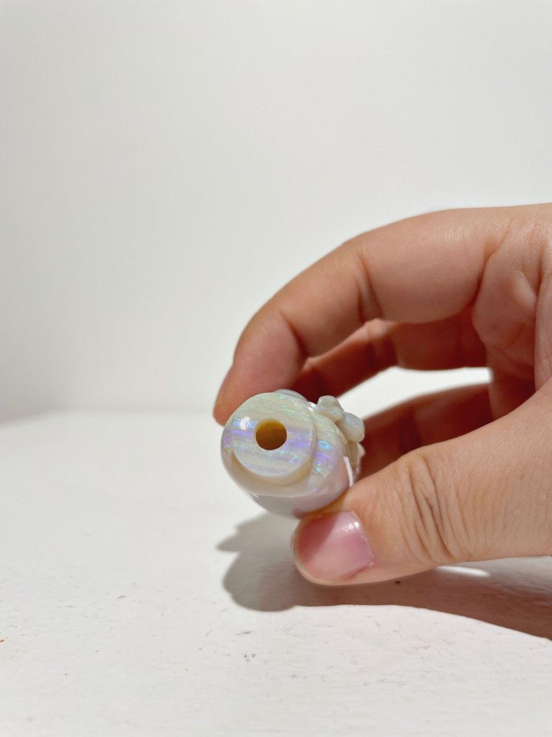 晚清至民國 螺鈿鉄拐李與鹿紋、花鳥紋鼻煙壺二件 | TWO MOTHER-OF-PEARL 'LONGEVITY' AND 'FLORAL' SNUFF BOTTLES - 图32