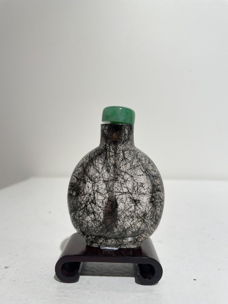 十九世紀 髮晶鼻煙壺 | A HAIR CRYSTAL SNUFF BOTTLE - 图18