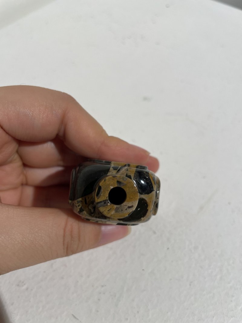 （壺）十八/十九世紀 抱子石素面鼻煙壺及煙碟 | A PUDDINGSTONE SNUFF BOTTLE AND A SNUFF DISH - 图16