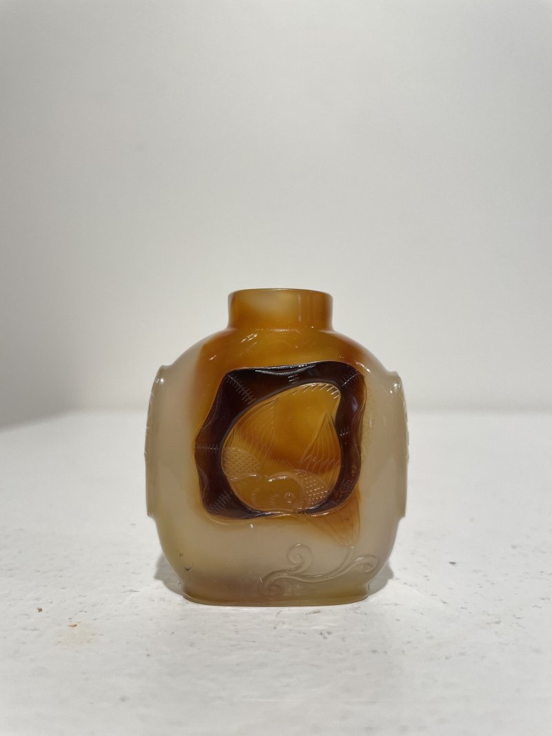 十九世紀 瑪瑙花鳥紋、蔬果紋鼻煙壺二件 | TWO SHADOW AGATE SNUFF BOTTLES - 图19