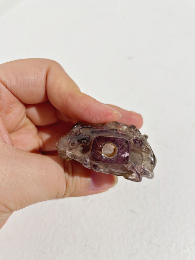 十九世紀 紫水晶⌈松鼠葡萄⌋鼻煙壺、紫水晶⌈松鼠⌋蓋 | AN AMETHYST 'SQUIRREL AND GRAPES' SNUFF BOTTLE - 图21
