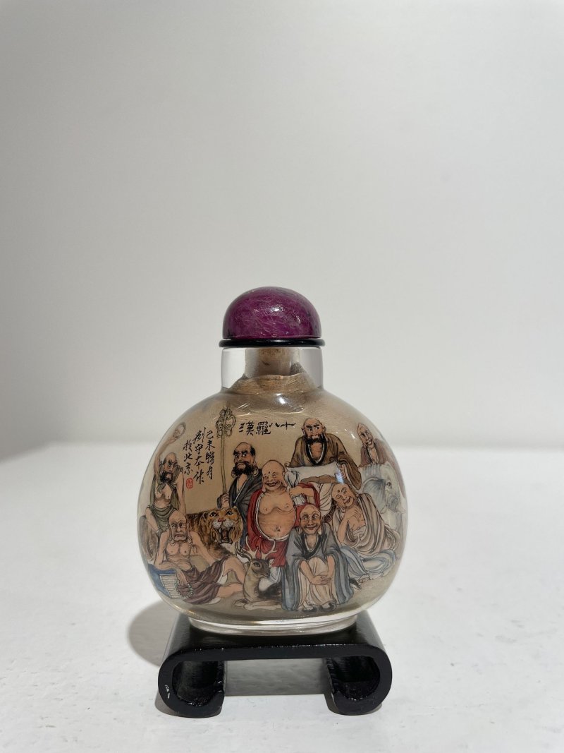 劉守本 玻璃内畫⌈十八羅漢⌋鼻煙壺 一九七九年作 | AN INSIDE PAINTED GLASS 'EIGHTEEN LUOHAN' SNUFF BOTTLE - 图11