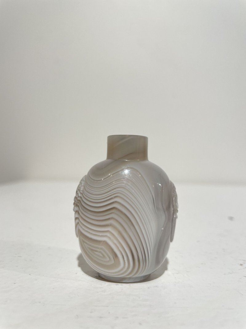 十九世紀 瑪瑙天然紋鼻煙壺二件 | TWO STRIATED AGATE SNUFF BOTTLES - 图16