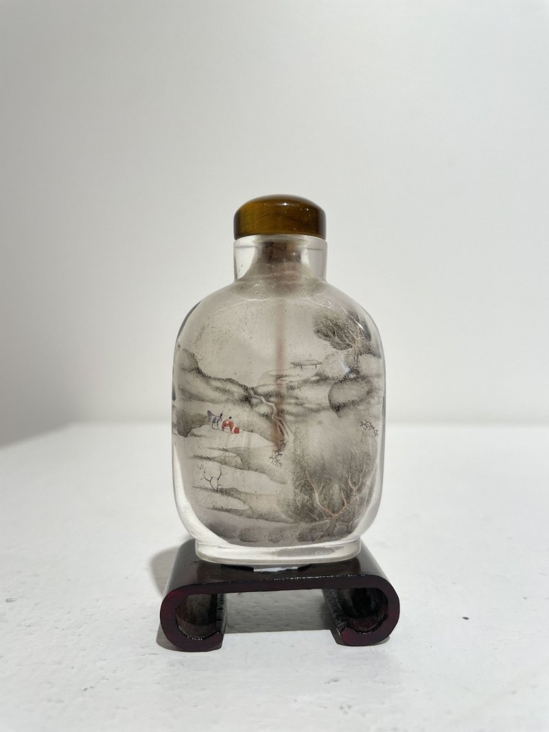 十九世紀 玻璃内畫山水紋鼻烟壺 | AN INSIDE PAINTED GLASS 'LANDSCAPE' SNUFF BOTTLE - 图11