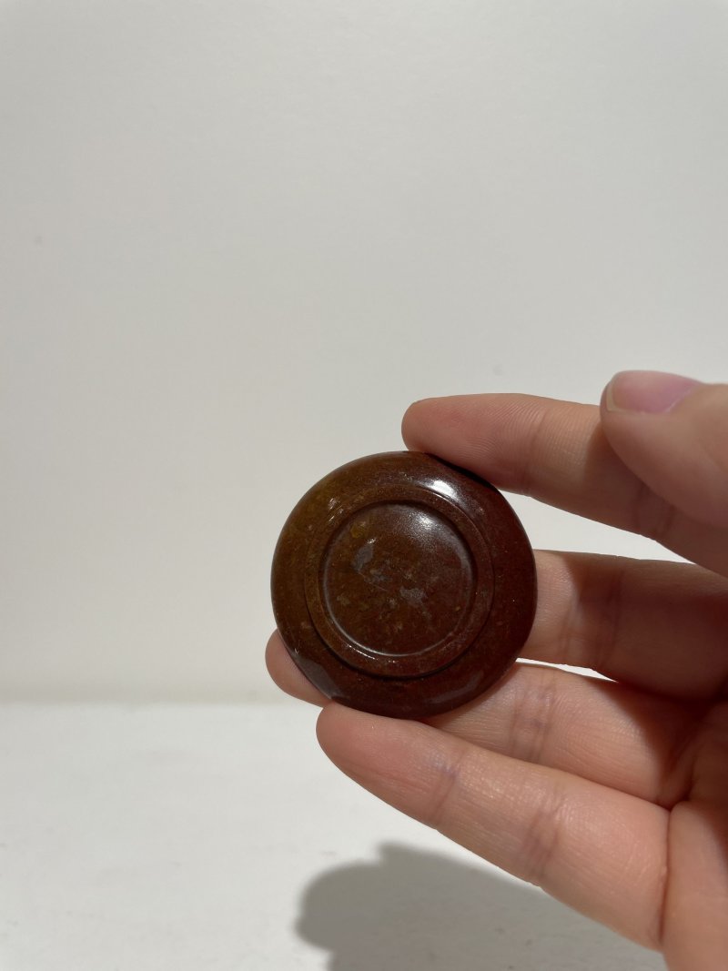 十九/二十世紀 料胎仿玳瑁、仿大理石鼻煙壺二件及金星玻璃煙碟一件 | TWO GLASS SNUFF BOTTLES IMITATING TORTOISESHELL AND MARBLE, AND AN AVENTURINE GLASS SNUFF DISH - 图20