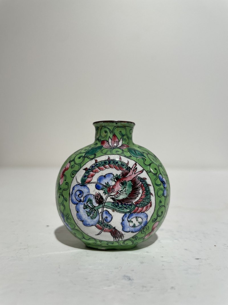 傳承： | TWO PAINTED ENAMEL, TWO CLOISONNÉ, AND A FAMILLE ROSE SNUFF BOTTLE - 图74
