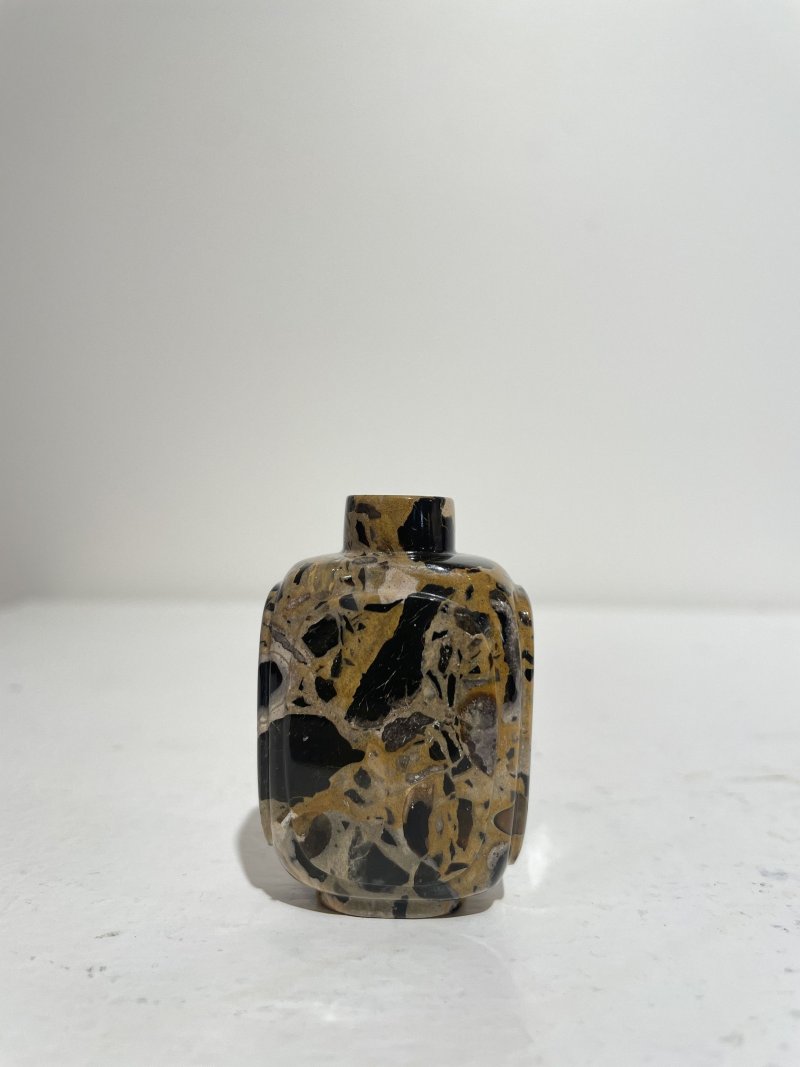 （壺）十八/十九世紀 抱子石素面鼻煙壺及煙碟 | A PUDDINGSTONE SNUFF BOTTLE AND A SNUFF DISH - 图18