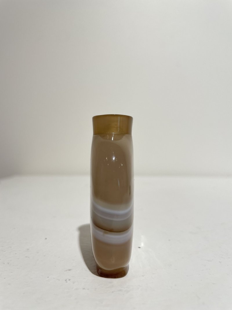 十九世紀 纏絲瑪瑙鼻煙壺、翡翠蓋 | A STRIATED AGATE SNUFF BOTTLE - 图6