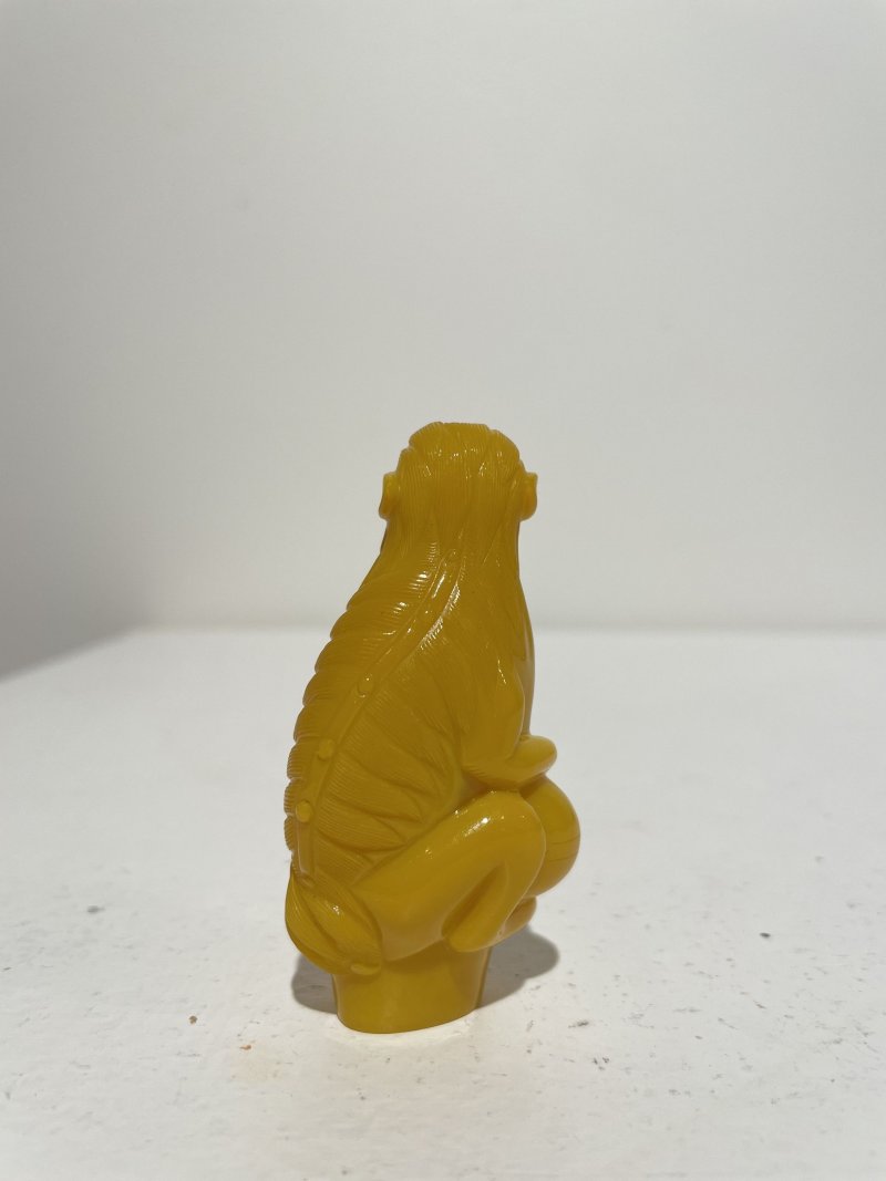 民國 雞油黃玻璃蓮瓣紋、「代代封侯」鼻煙壺二件及鼻煙碟二件 | TWO YELLOW GLASS SNUFF BOTTLES AND TWO SNUFF DISHES - 图9