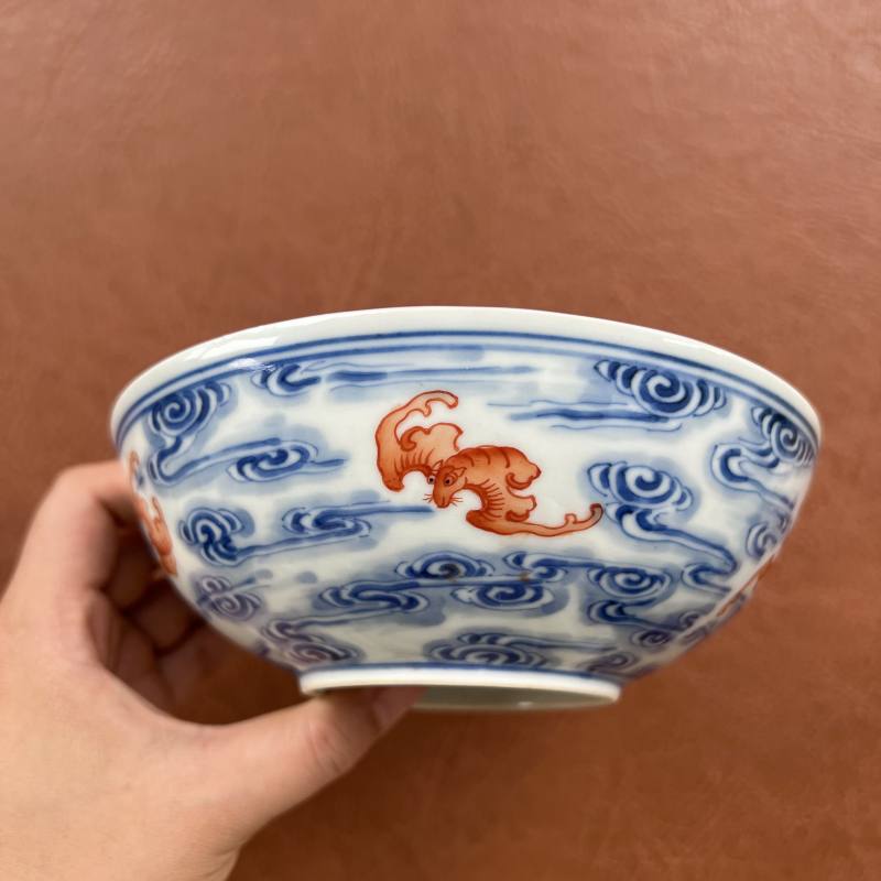 清光绪 “清华珍品”款青花矾红洪福齐天纹碗 - 图6