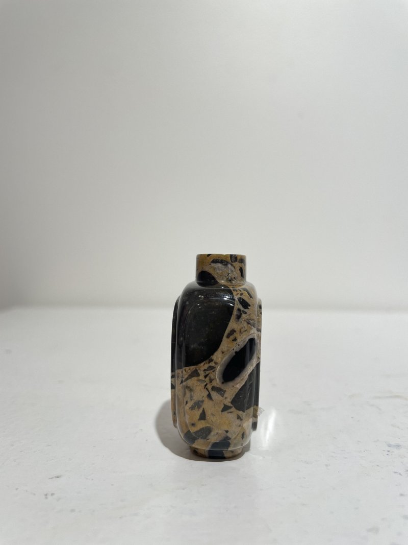 （壺）十八/十九世紀 抱子石素面鼻煙壺及煙碟 | A PUDDINGSTONE SNUFF BOTTLE AND A SNUFF DISH - 图19