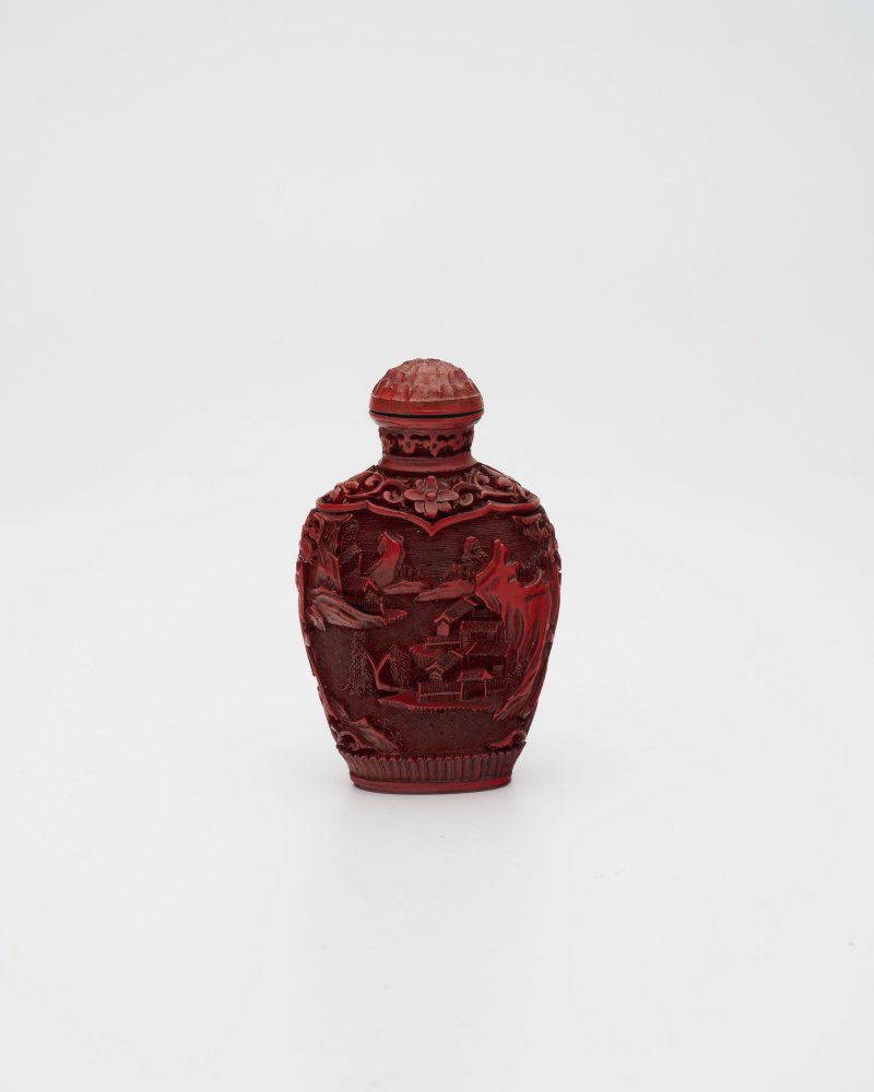 十九世紀 剔紅山水人物故事紋鼻煙壺 | A CINNABAR LACQUER 'LANDSCAPE' SNUFF BOTTLE