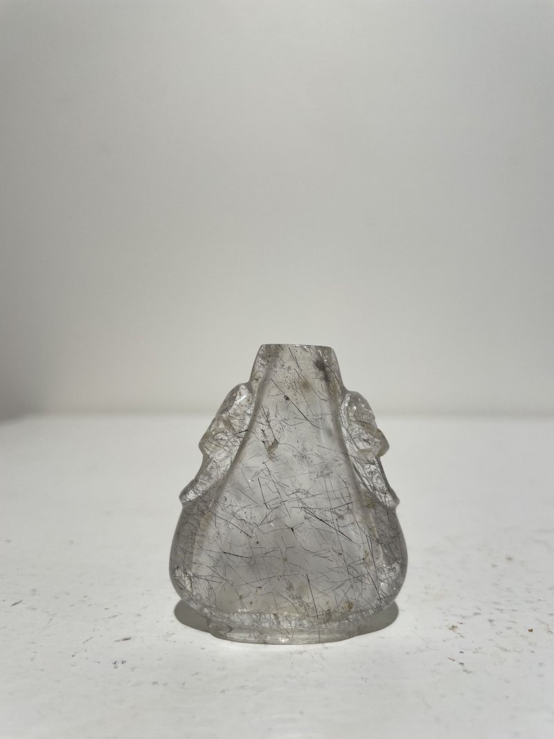 十九/二十世紀 抱子石、綠松石、水晶鼻煙壺三件 | A PUDDINGSTONE, A TURQUOISE, AND A ROCK CRYSTAL SNUFF BOTTLE - 图22