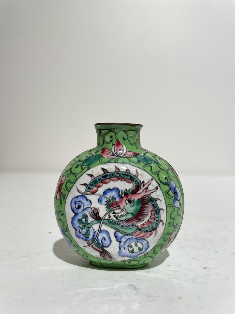 傳承： | TWO PAINTED ENAMEL, TWO CLOISONNÉ, AND A FAMILLE ROSE SNUFF BOTTLE - 图76
