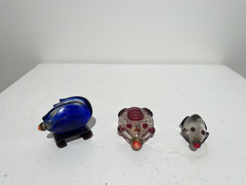 十九/二十世紀 玻璃「鵝」、「蛙」、「蟾蜍」鼻煙壺三件 | THREE GLASS SNUFF BOTTLES - 图47
