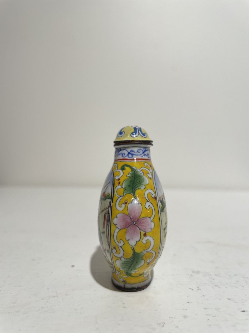 傳承： | TWO PAINTED ENAMEL, TWO CLOISONNÉ, AND A FAMILLE ROSE SNUFF BOTTLE - 图27