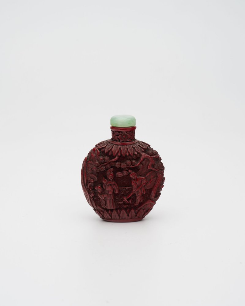 十九世紀 剔紅⌈掘地得金⌋鼻煙壺 | A CINNABAR LACQUER 'FIGURES' SNUFF BOTTLE - 图2