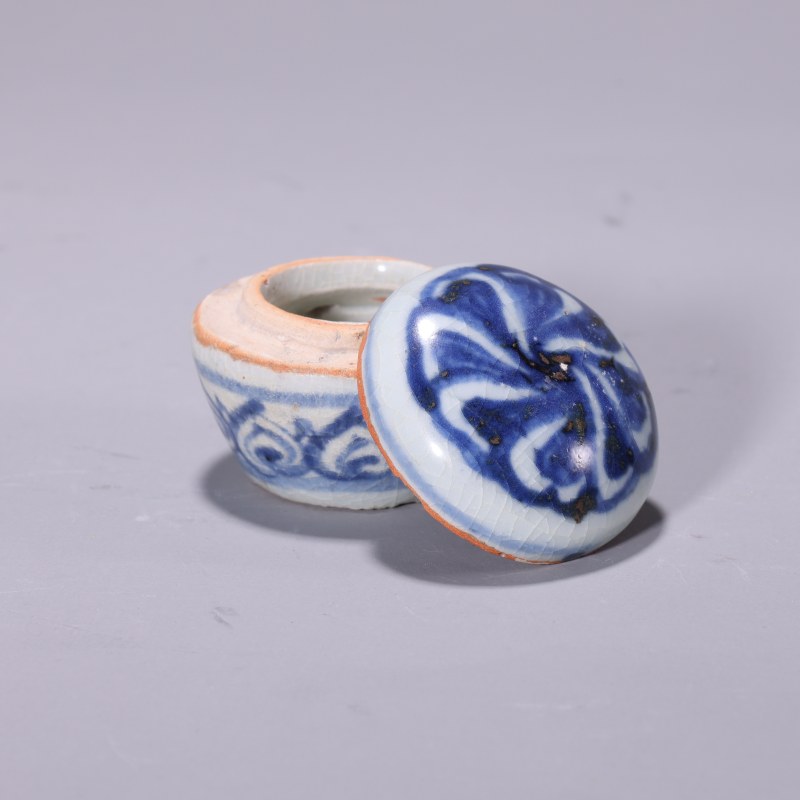 明代空白期 明空白期青花月华纹小香盒