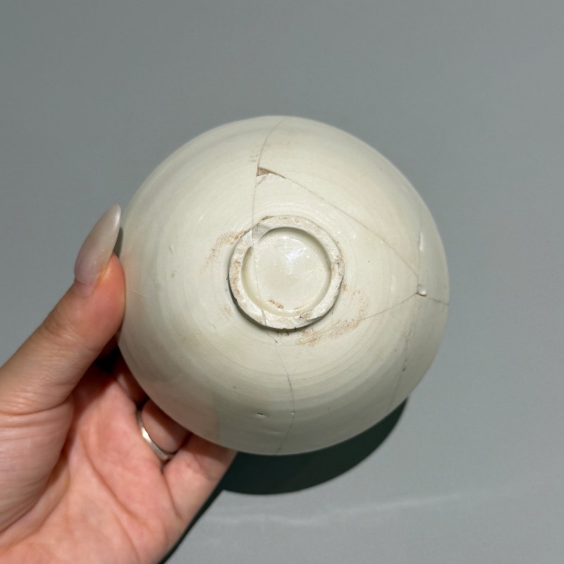 明代 白釉萱草纹小盏一对 - 图13