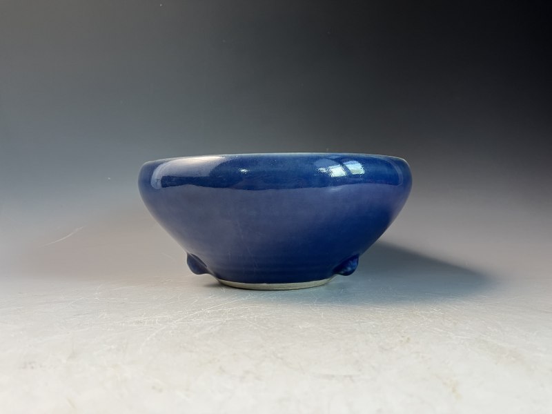 清 霁蓝釉三足炉大