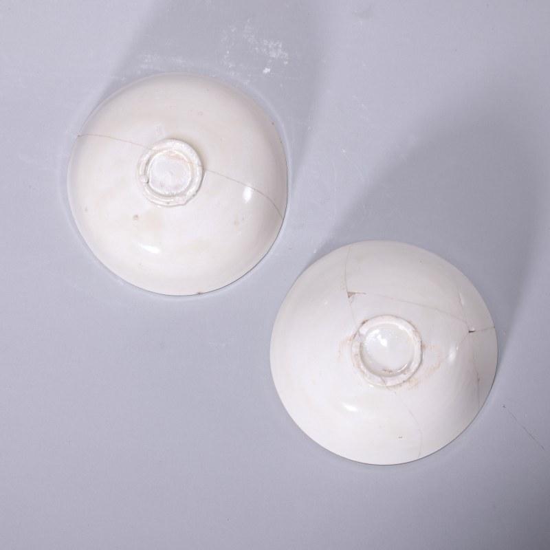 明代 白釉萱草纹小盏一对 - 图4