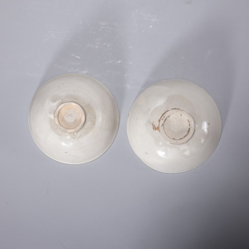 明代 白釉刻花小盏一对 - 图4