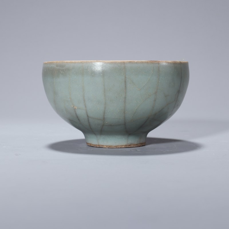 明代 龙泉窑青釉敛口杯