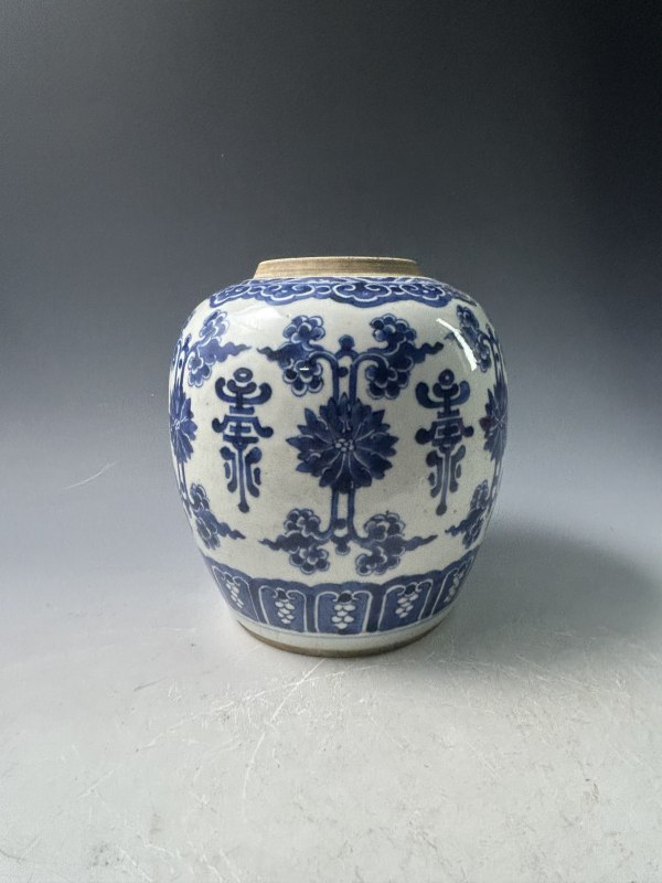 清早期 青花花间寿纹罐 - 图3