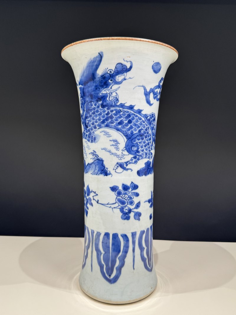 清顺治 青花麒麟芭蕉纹花觚 - 图3