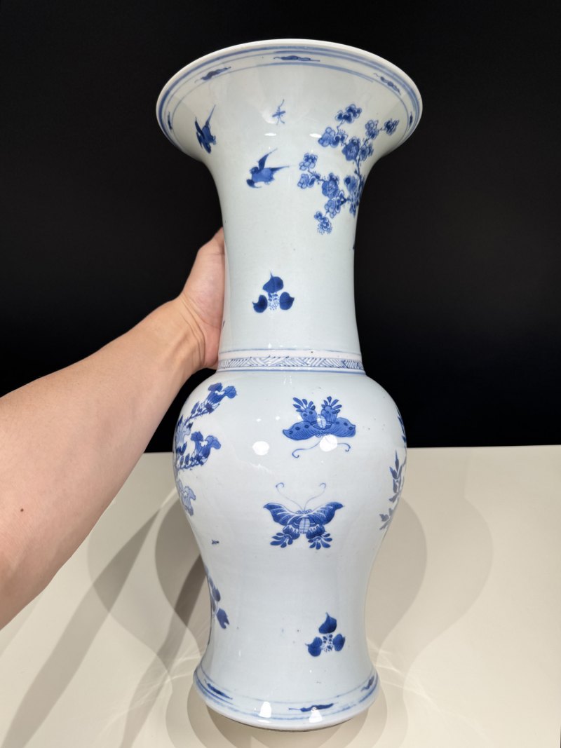 清康熙 青花洞石四季花卉锦鸡纹凤尾尊 - 图8