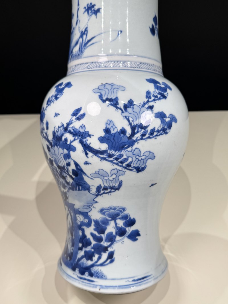 清康熙 青花洞石四季花卉锦鸡纹凤尾尊 - 图9