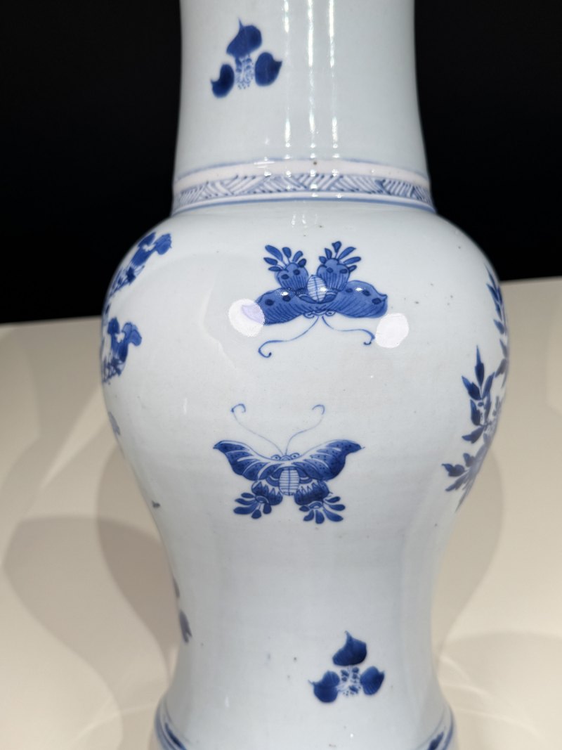 清康熙 青花洞石四季花卉锦鸡纹凤尾尊 - 图10