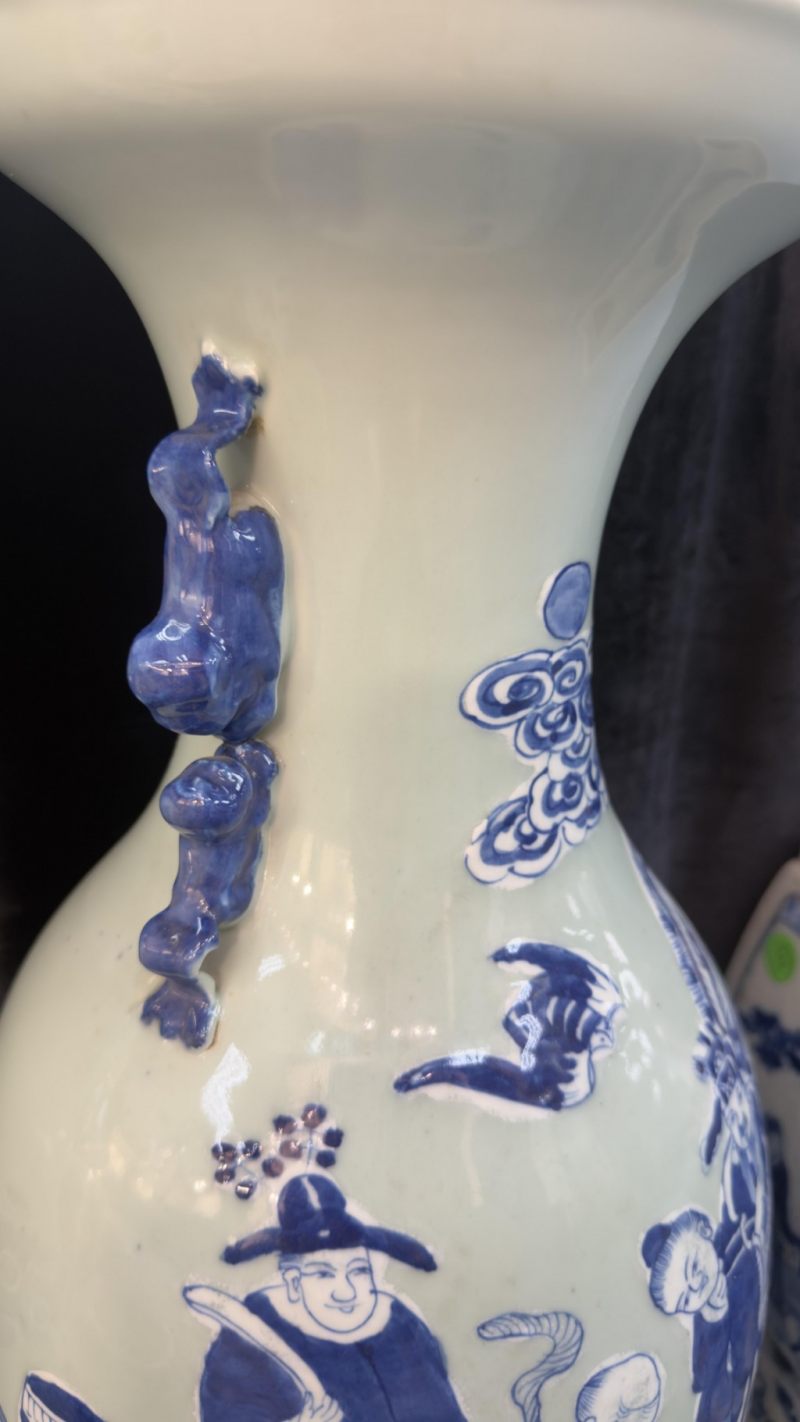    民國 豆青釉青花堆塑人物獸耳大瓶一對 - 图9