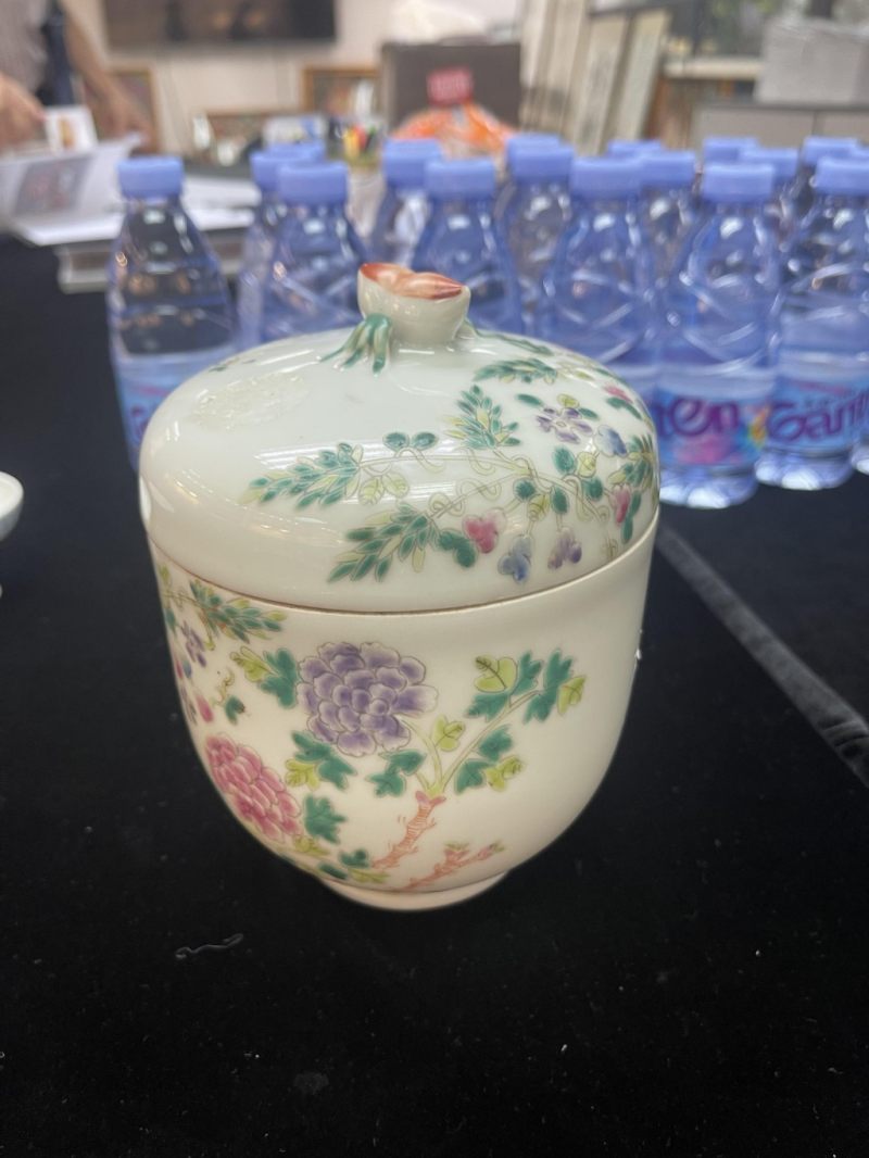    清 粉彩花卉紋蓋盅 - 图10