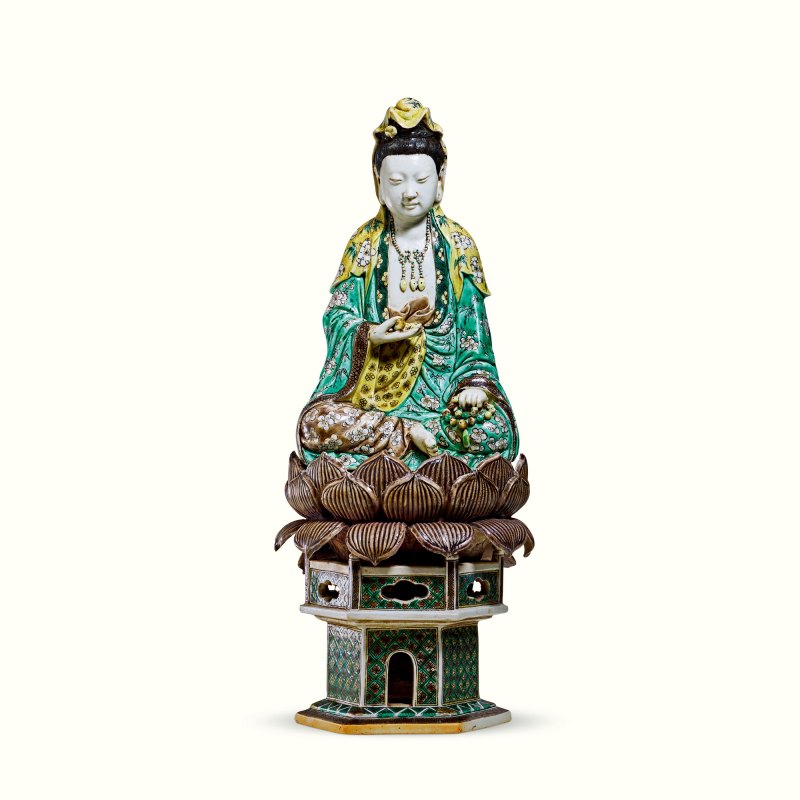 清康熙 素三彩观音坐像