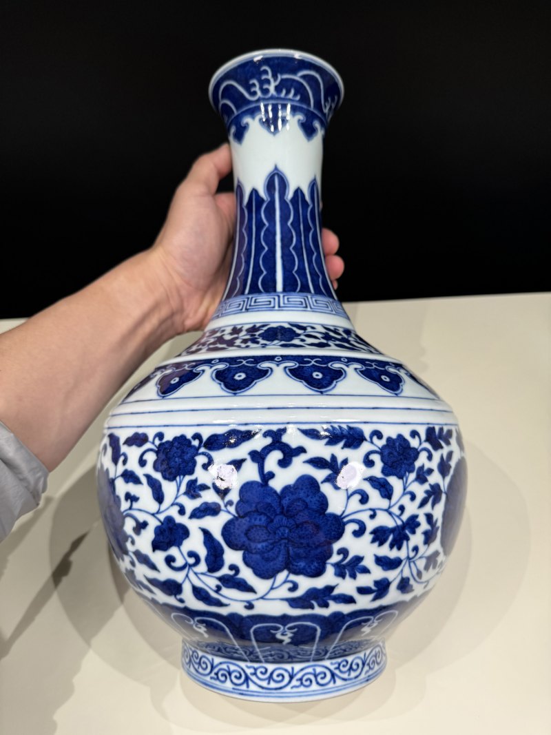 清光绪 青花缠枝莲纹赏瓶 - 图11