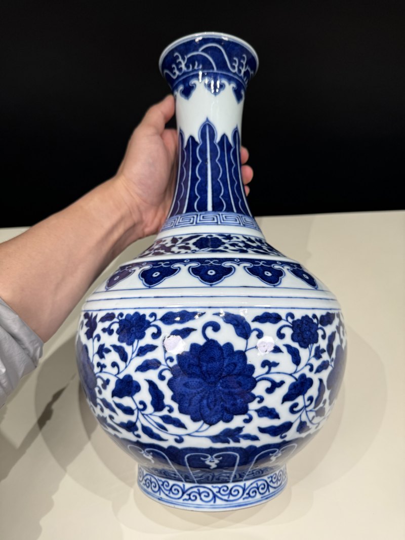清光绪 青花缠枝莲纹赏瓶 - 图12